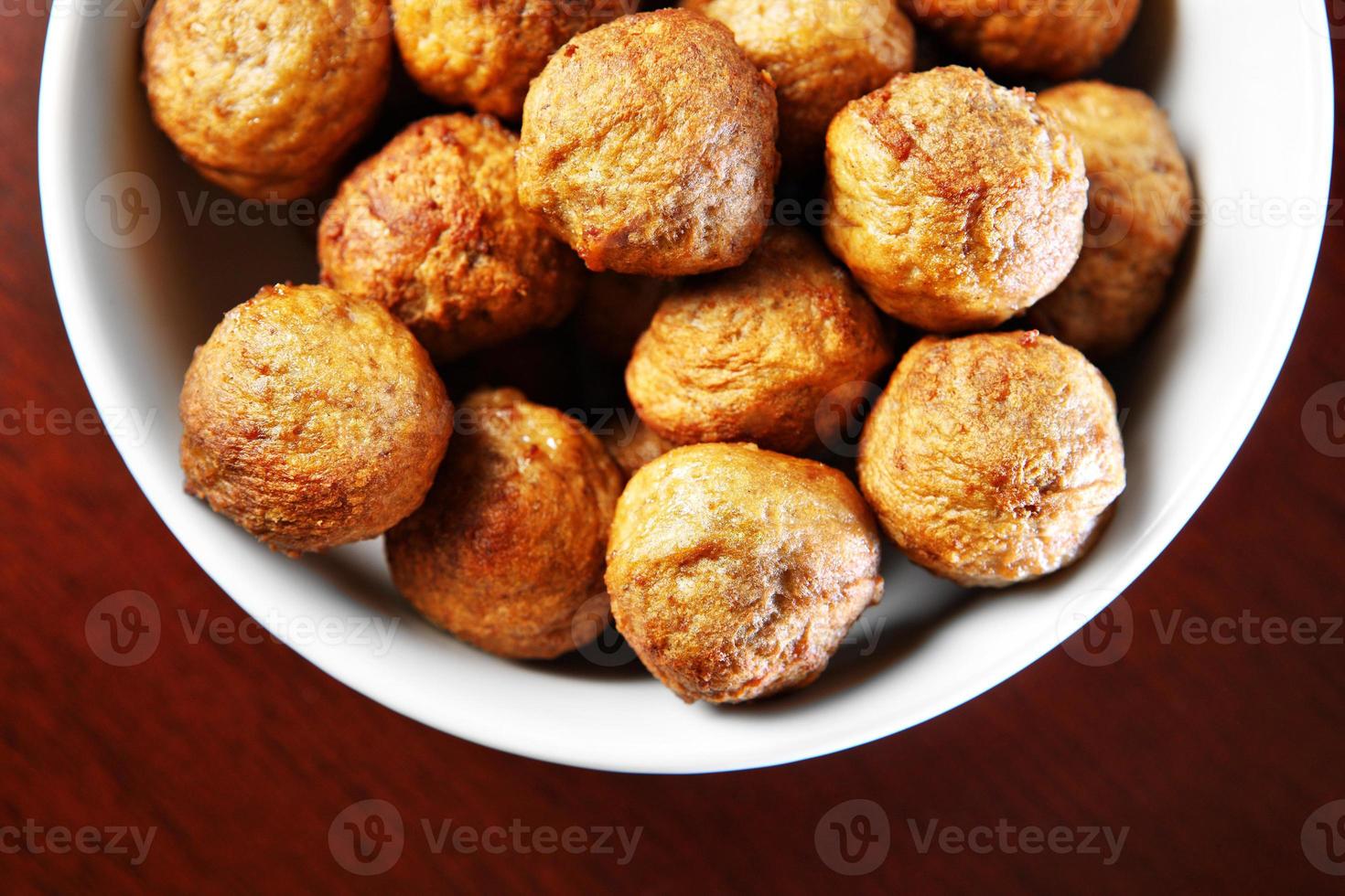 bol de boulettes de viande photo