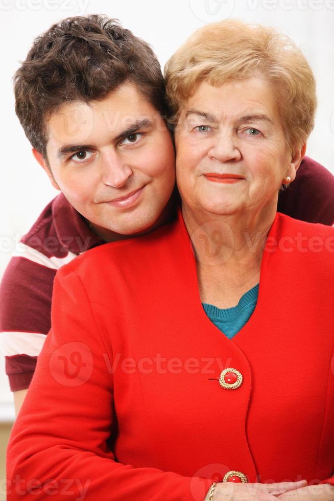 grand-mère avec petit-fils photo