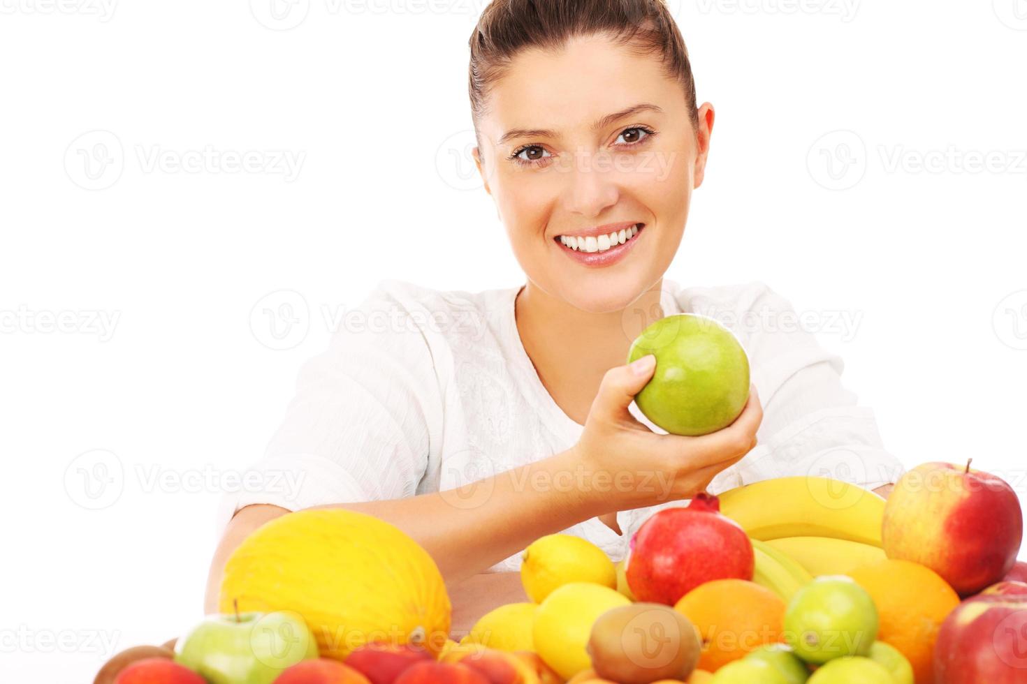 femme et fruits photo