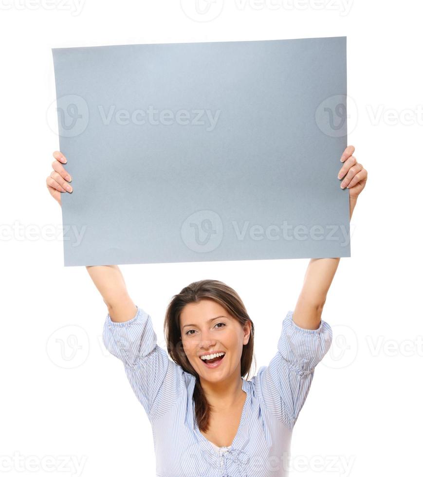 femme heureuse avec une bannière photo