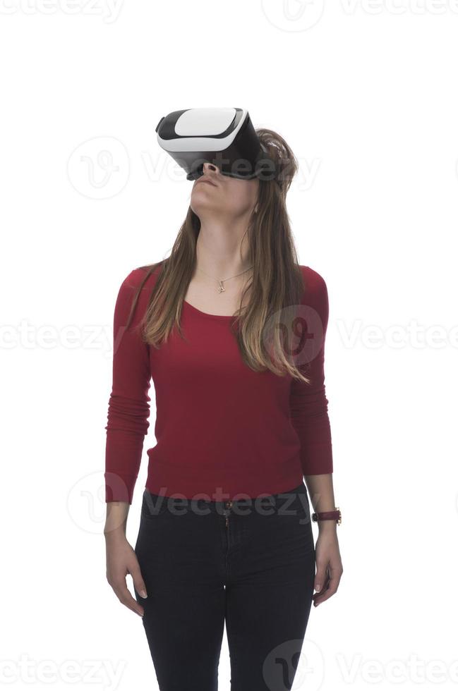 femme avec des lunettes de réalité virtuelle. futur concept technologique. photo