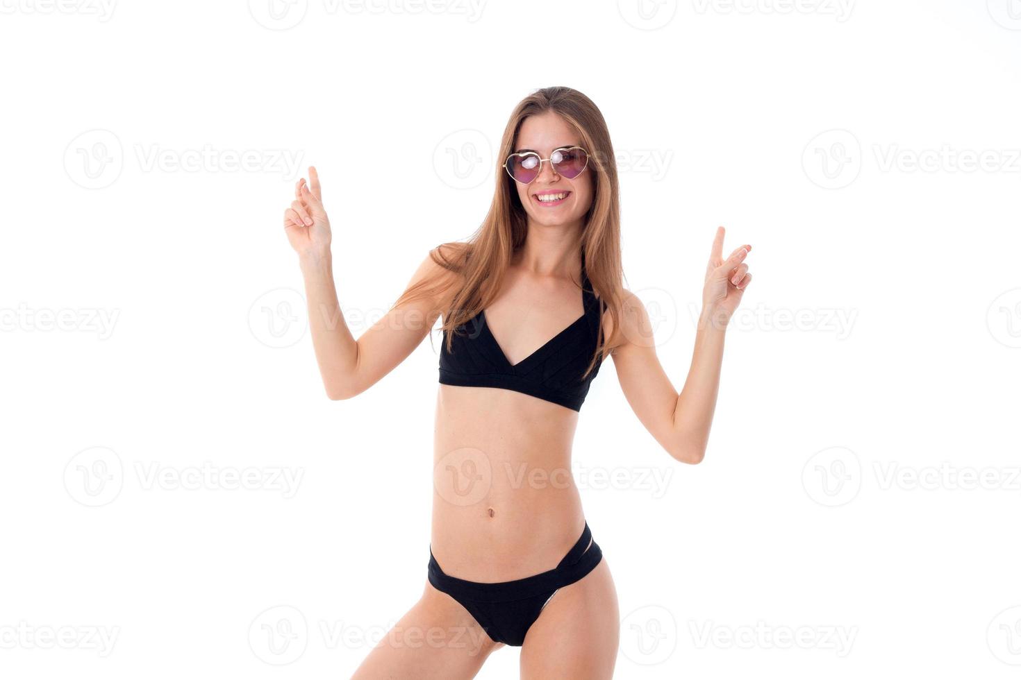 fille en maillot de bain noir photo