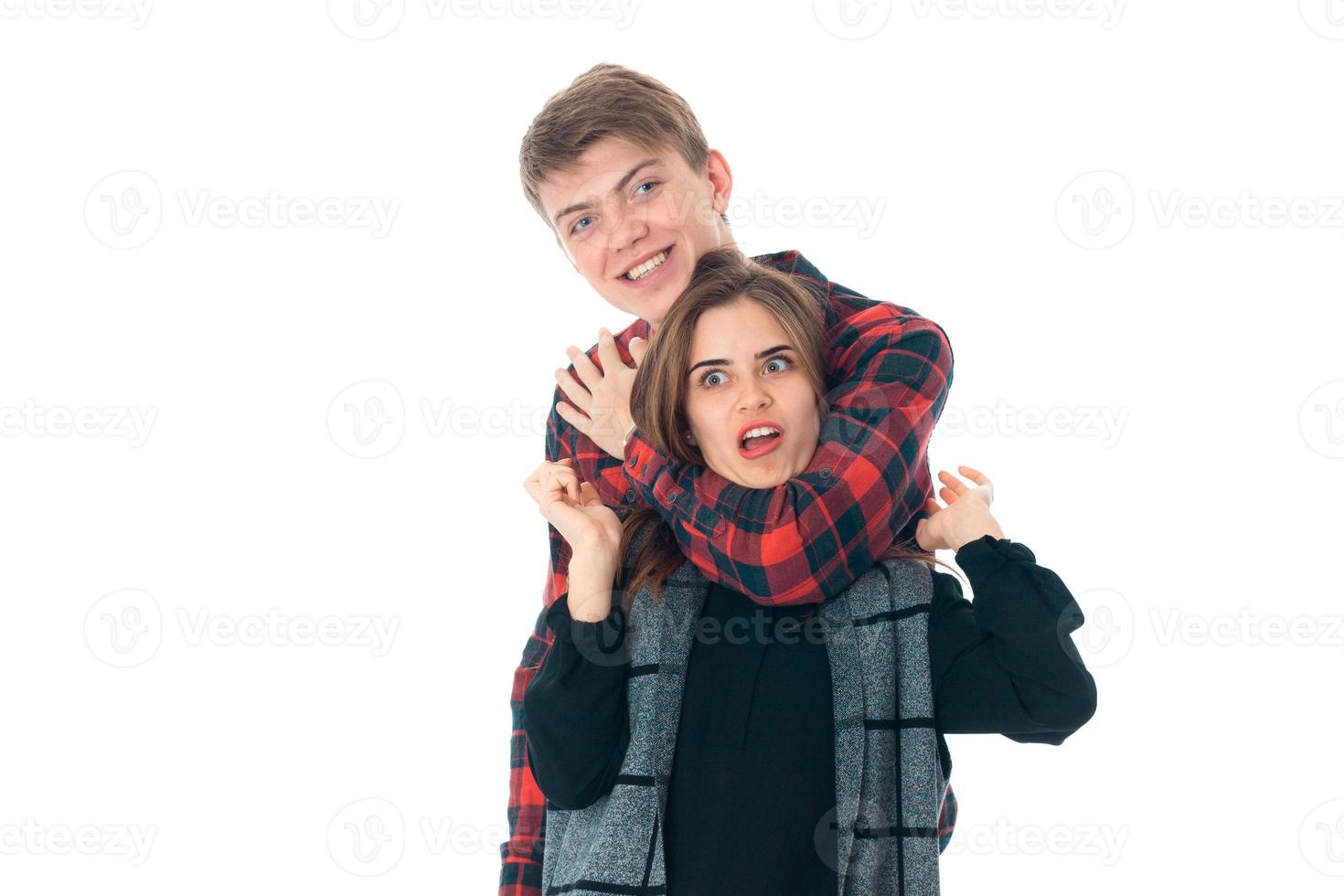 couple élégant amoureux en studio photo