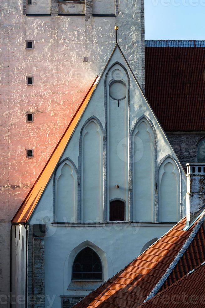 vieille ville de tallinn en soirée d'été photo