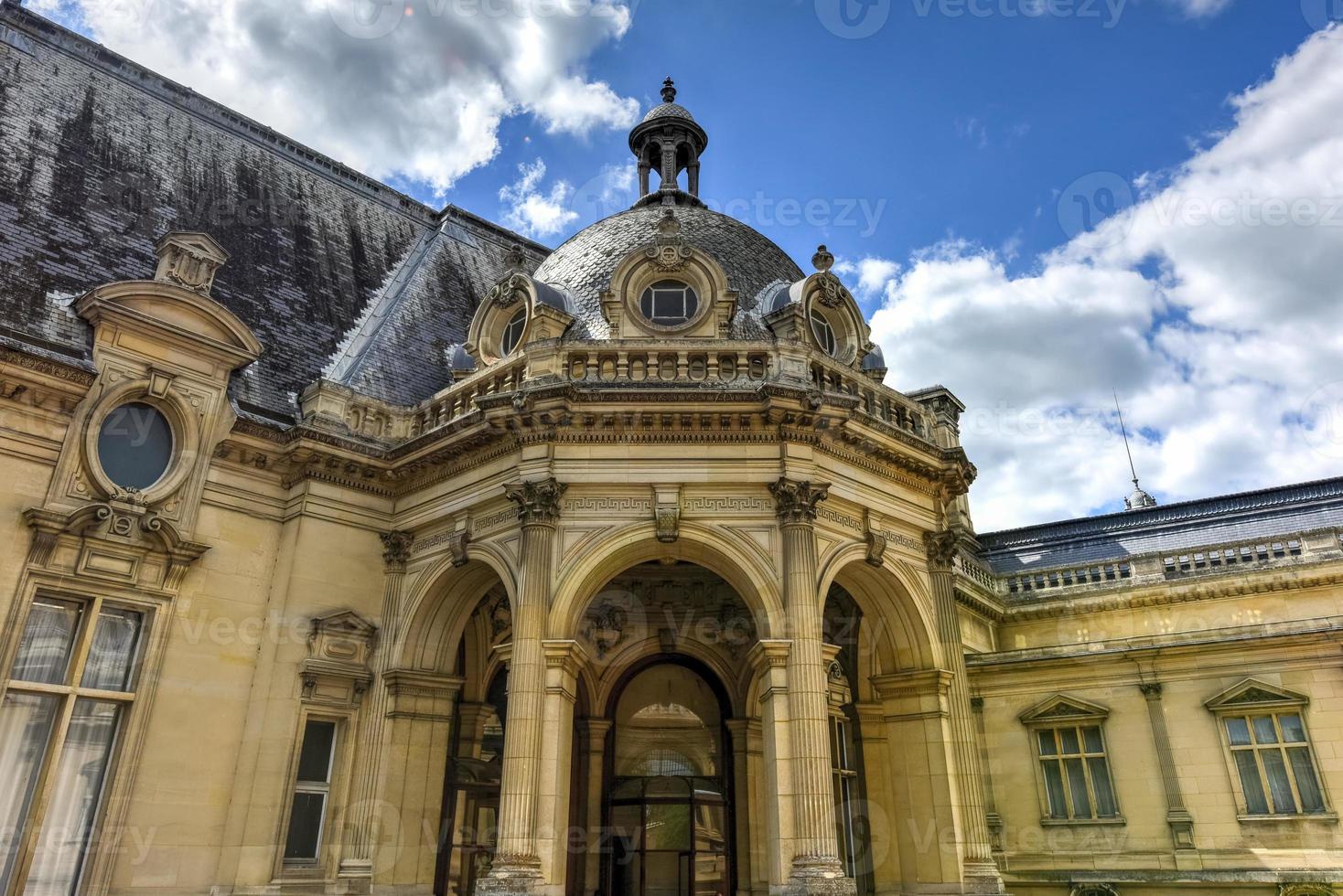 château de chantilly, château historique situé dans la ville de chantilly, france. photo