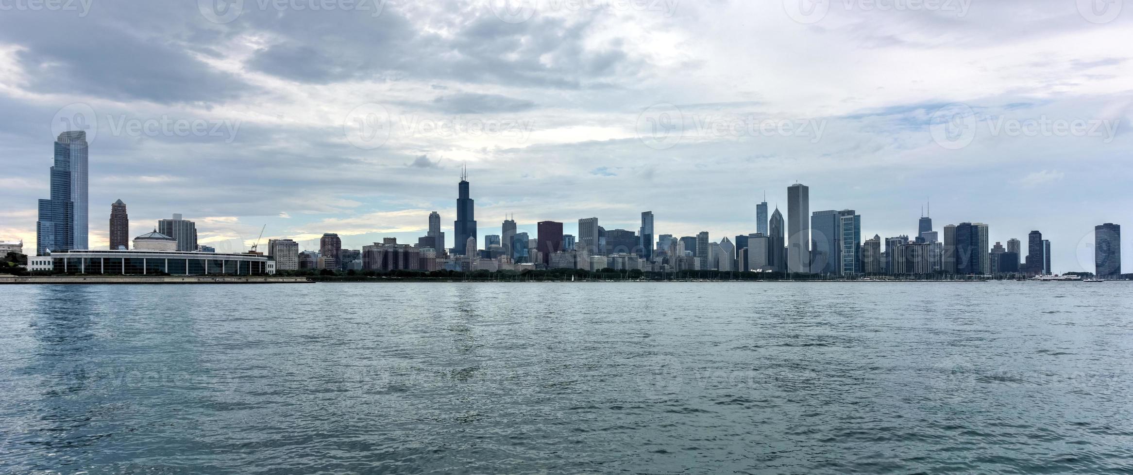 skyline de chicago avant le coucher du soleil photo