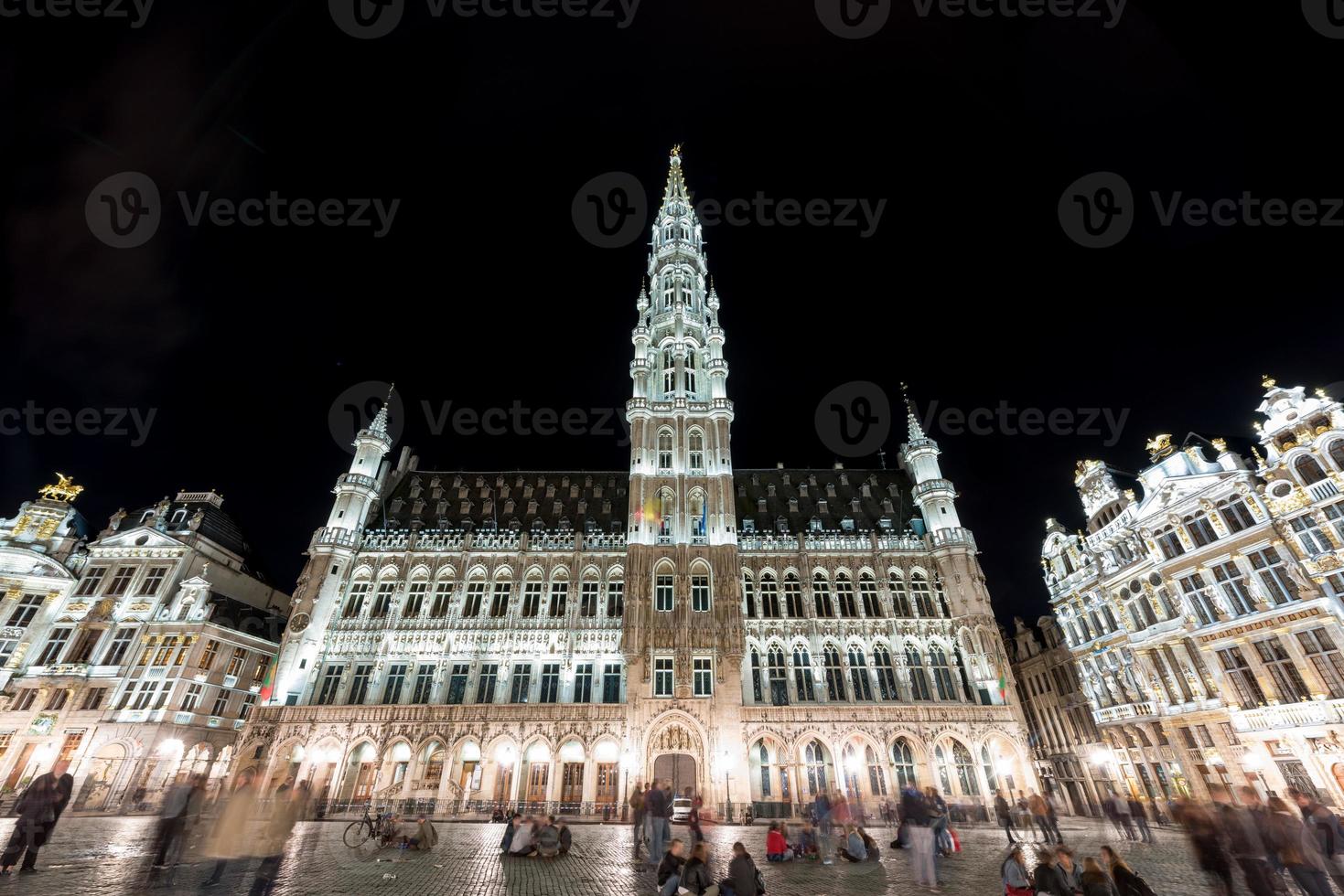 grand place à bruxelles, belgique la nuit. photo