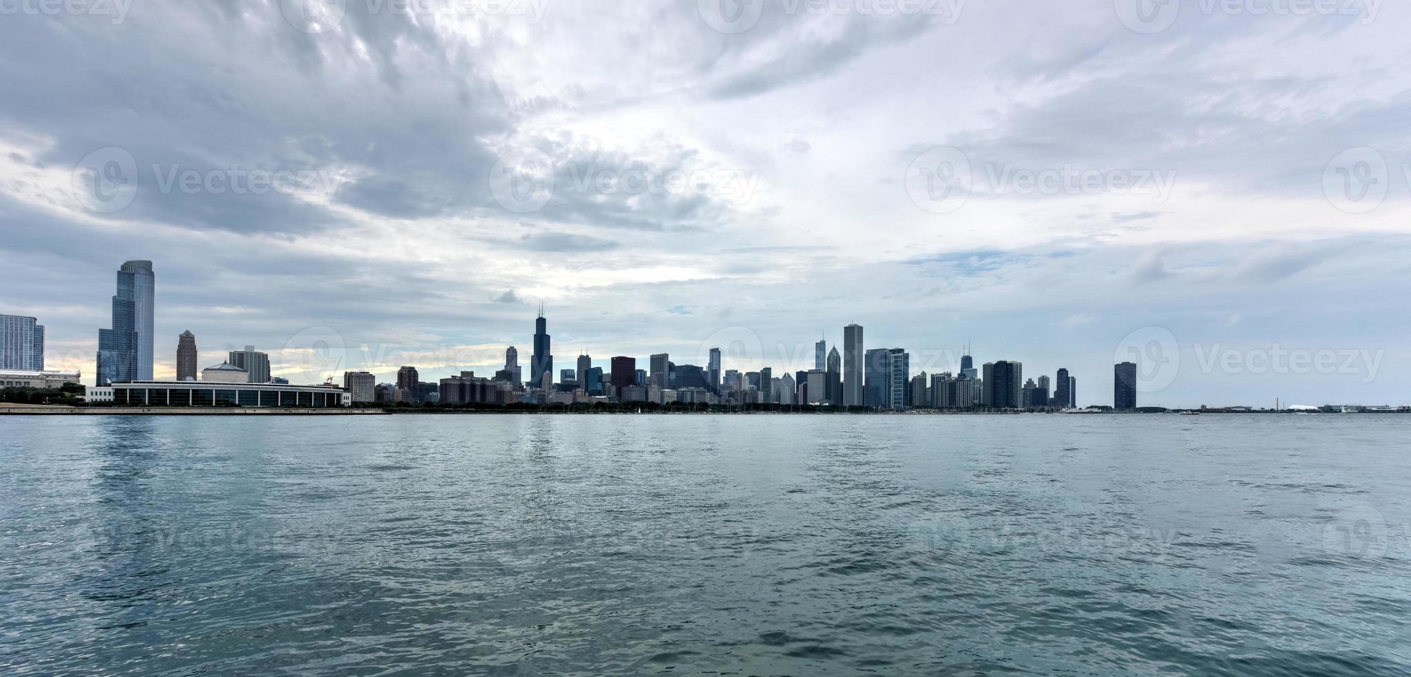 skyline de chicago avant le coucher du soleil photo