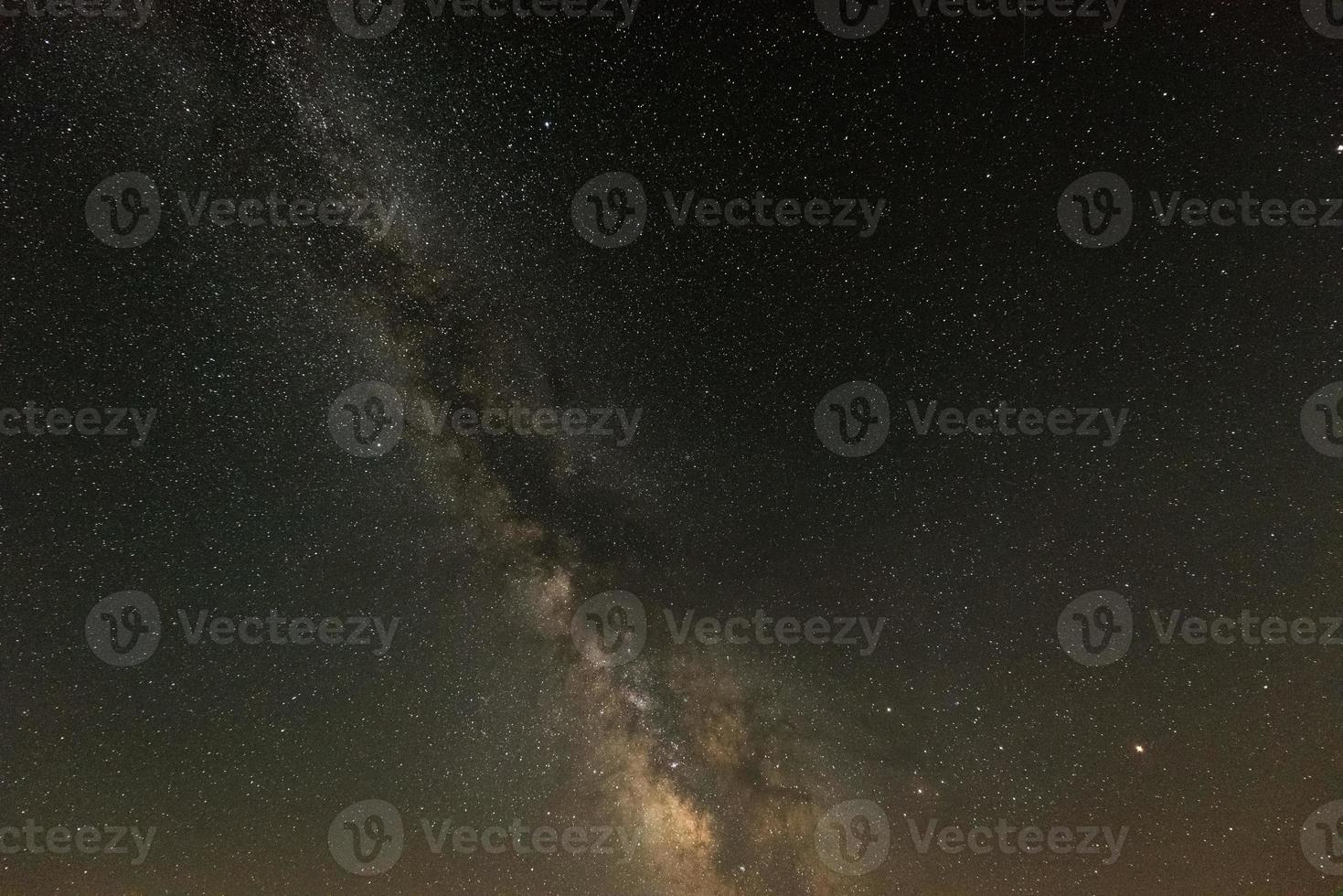 parc de ciel sombre avec vue sur la voie lactée dans le parc d'état de cherry springs en pennsylvanie. photo