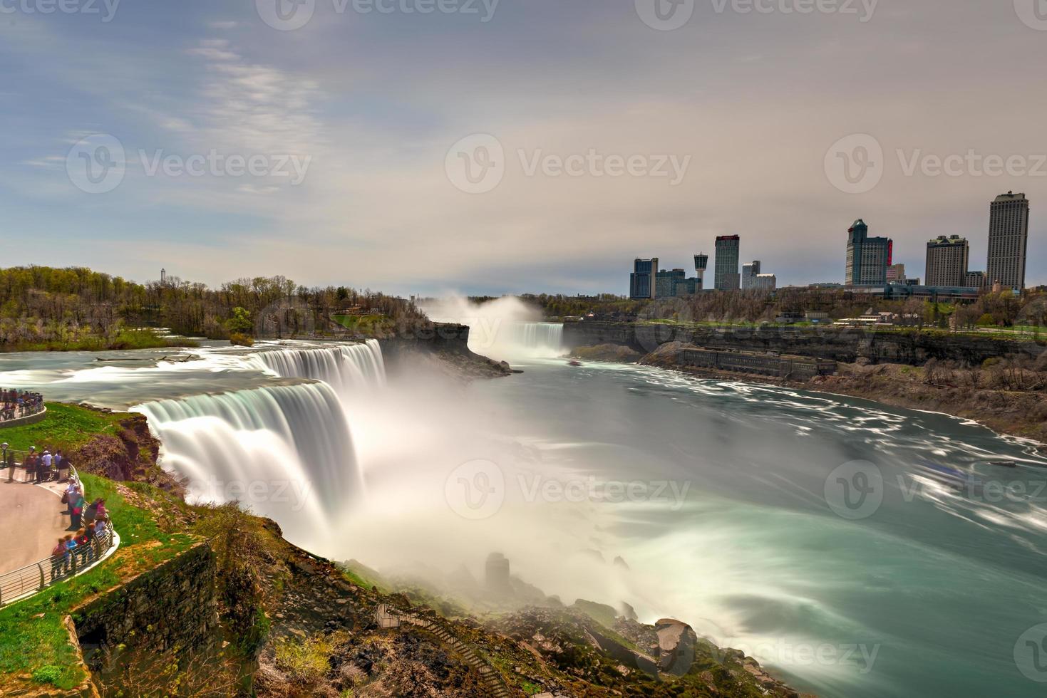 les chutes américaines aux chutes du niagara, new york. photo