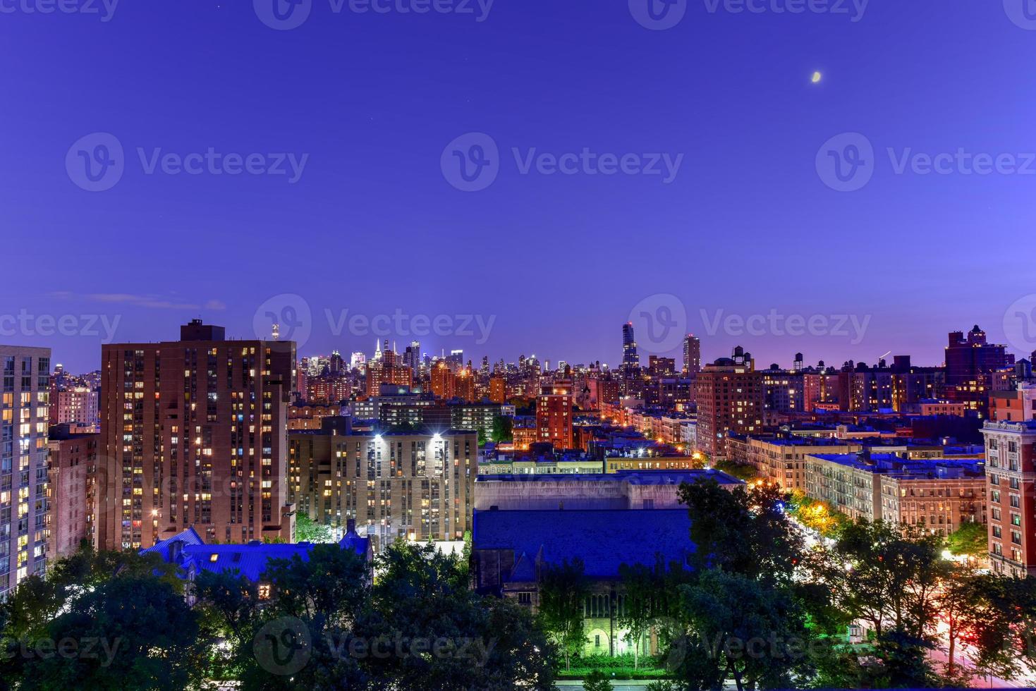 horizon de la ville de new york depuis les hauteurs du matin, manhattan. photo