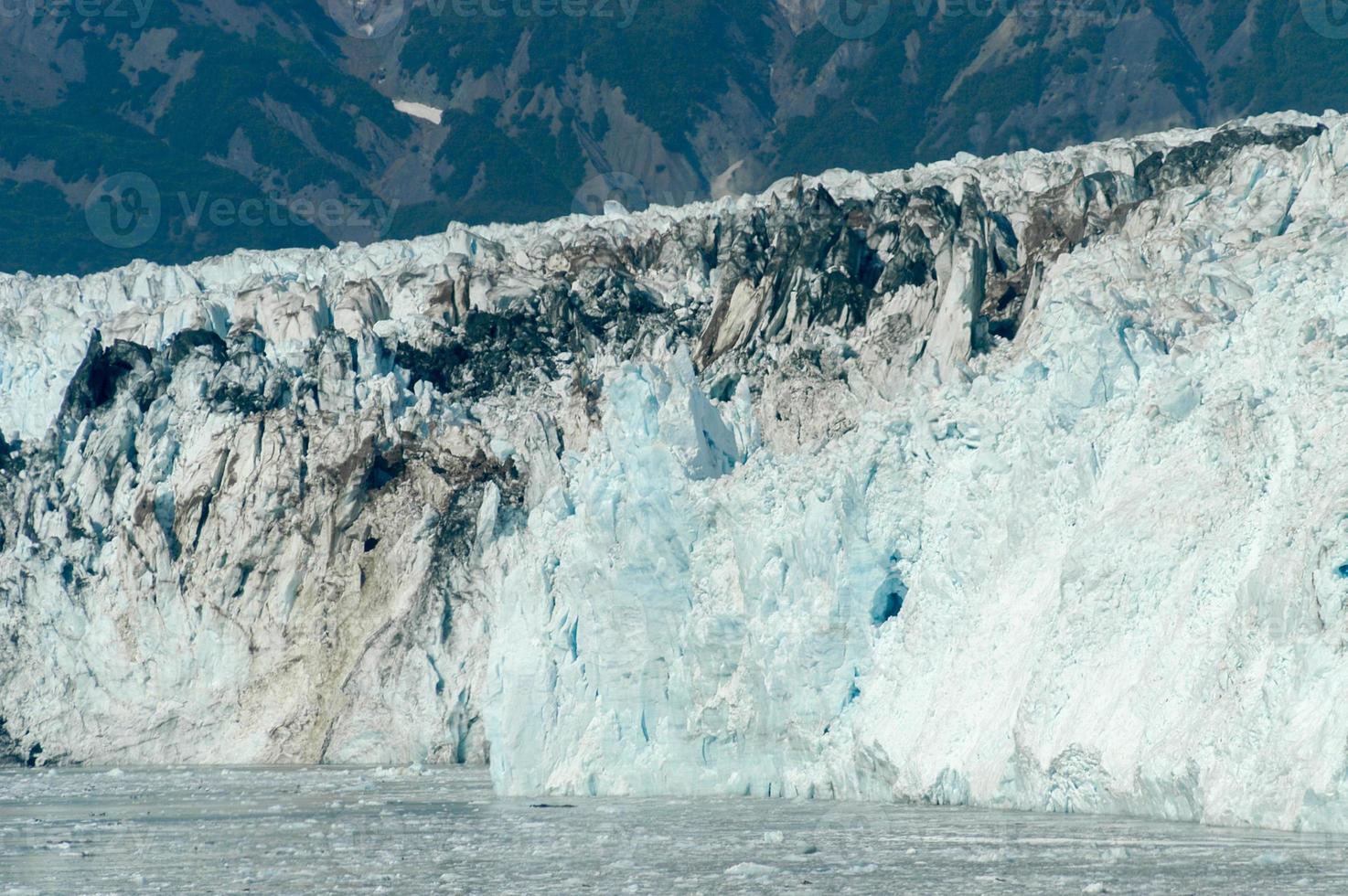 glacier hubbard situé dans l'est de l'alaska et une partie du yukon, canada, et nommé d'après gardiner hubbard. photo