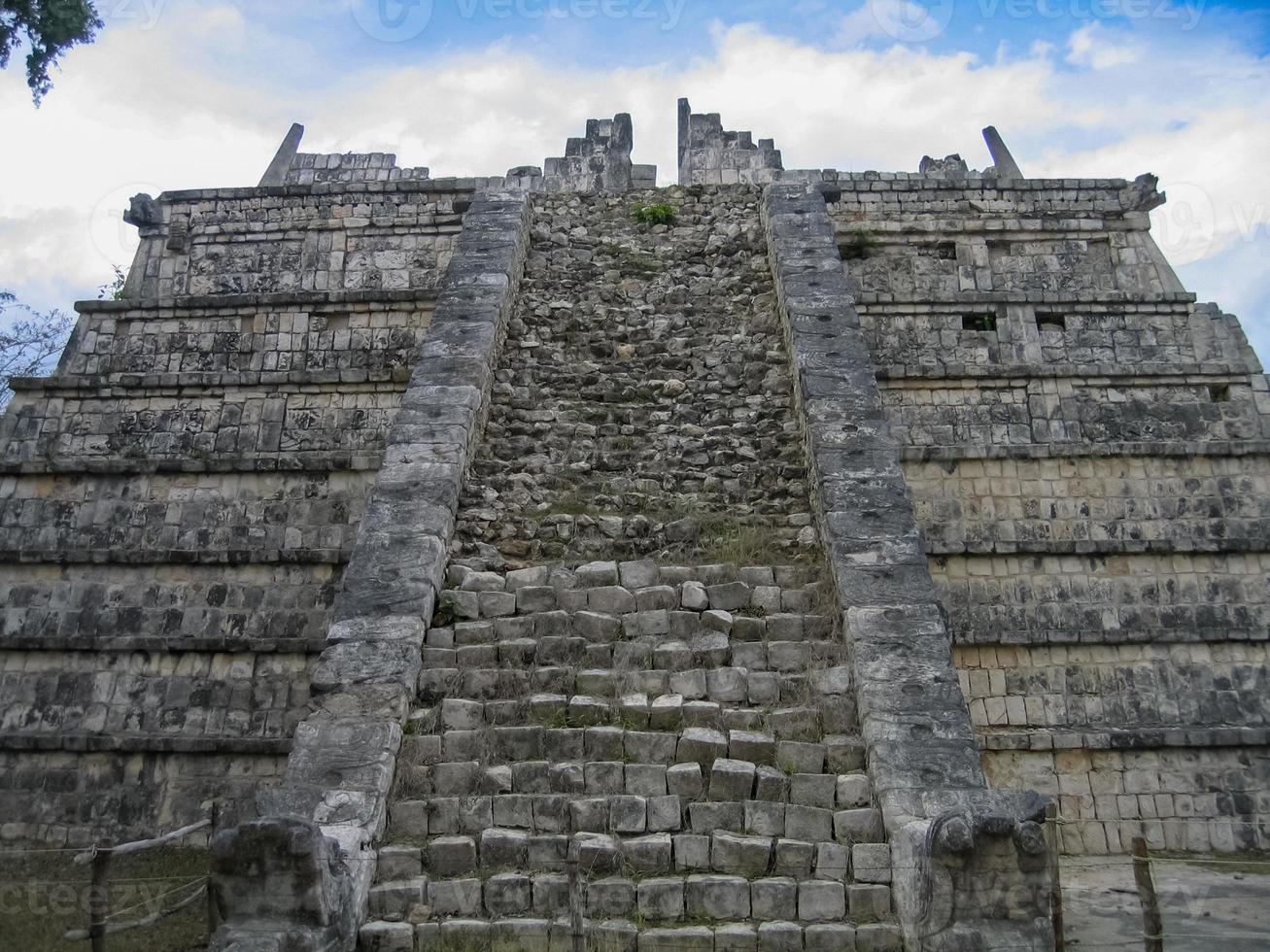 anciennes ruines mayas de chichen itza dans le yucatan du mexique. photo