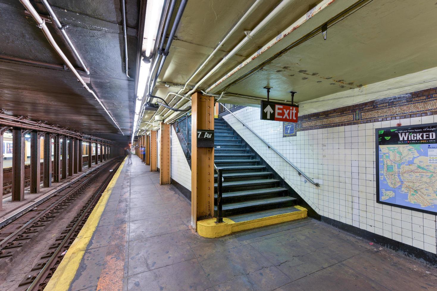 new york city - 2 novembre 2016 - station de métro de la septième avenue à brooklyn, new york city le long de flatbush avenue. photo
