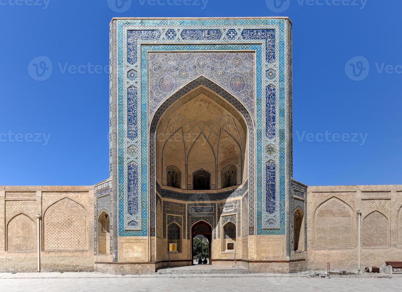 mosquée kalyan et grand minaret du kalon à boukhara, ouzbékistan. photo