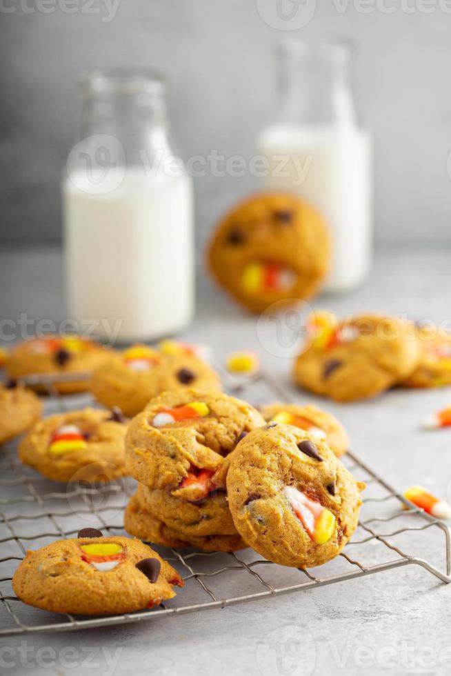 Biscuits au maïs sucré et à la citrouille au chocolat photo