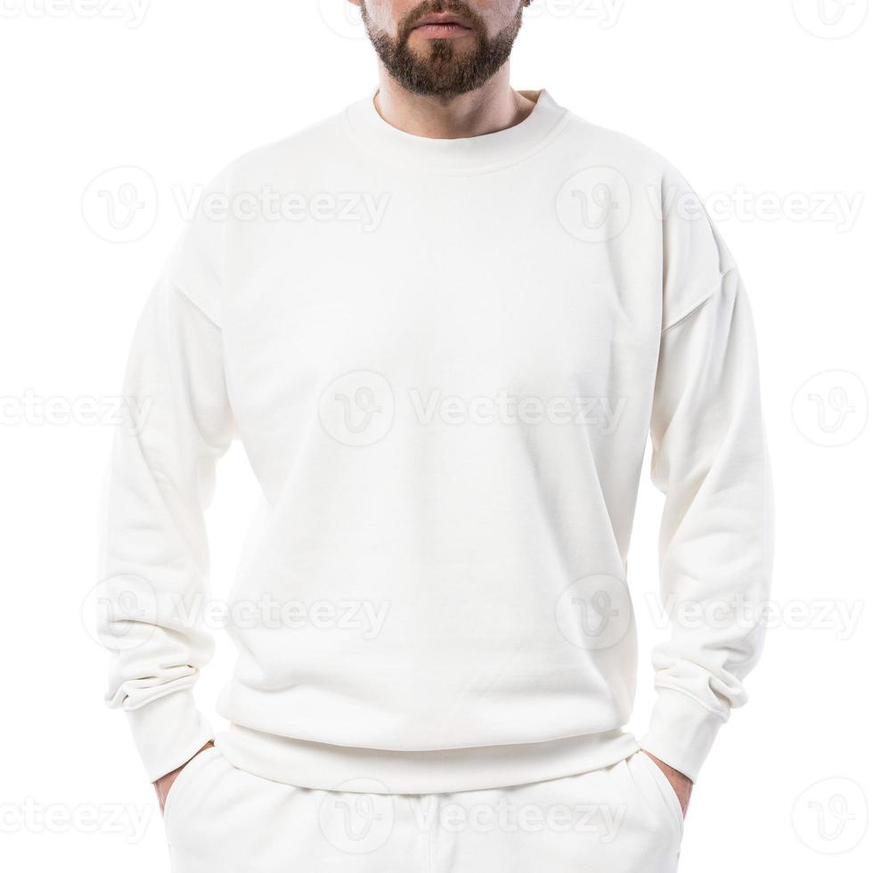 homme portant un sweat-shirt blanc vierge sur fond blanc photo