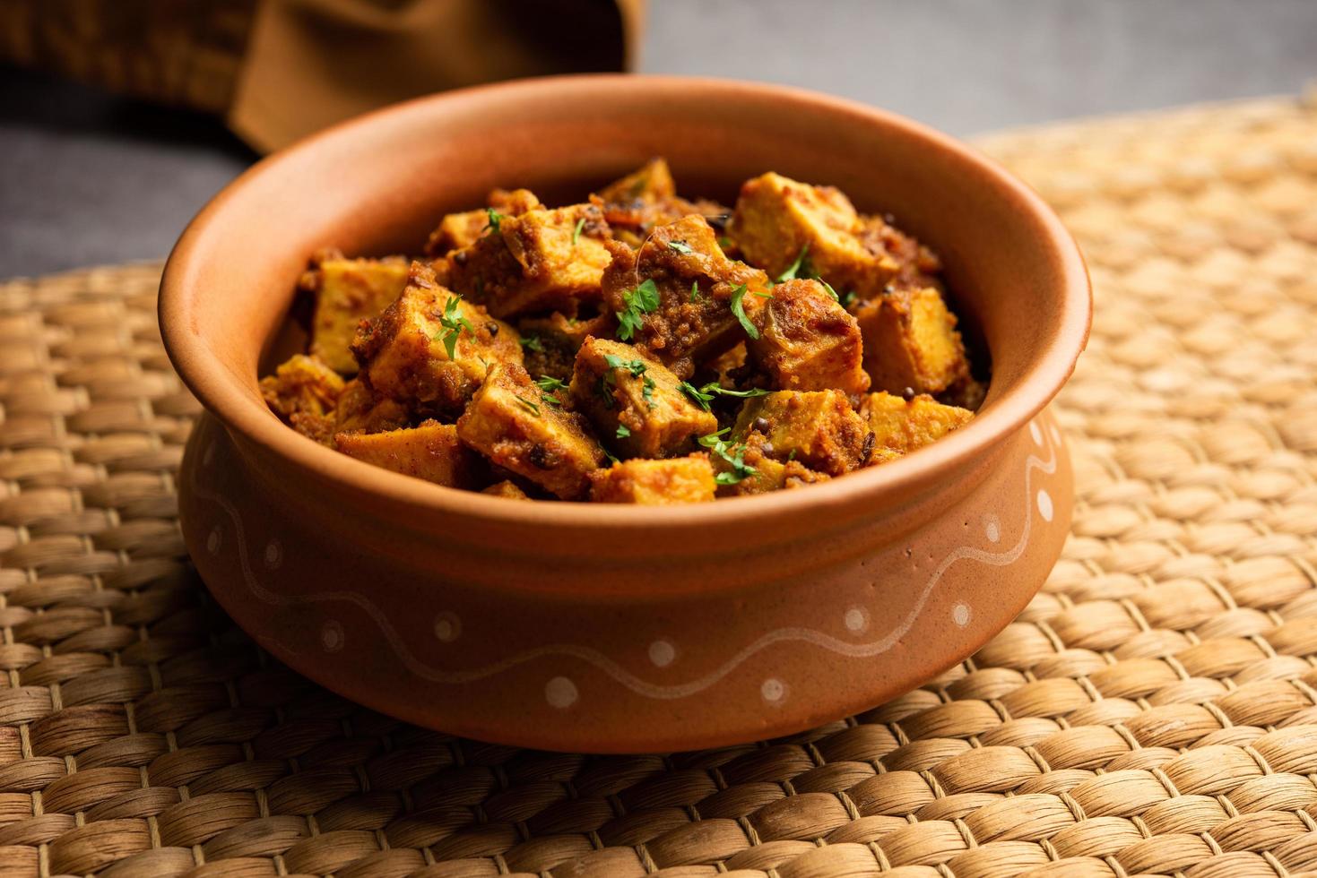 style indien suran sabzi ou jimikand sabji également connu sous le nom d'igname pied d'éléphant ou recette sautée ole photo