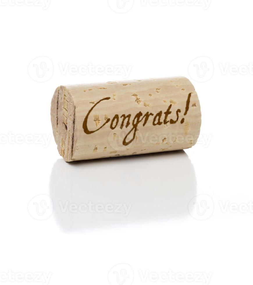 Félicitations bouchon de vin de marque sur blanc photo