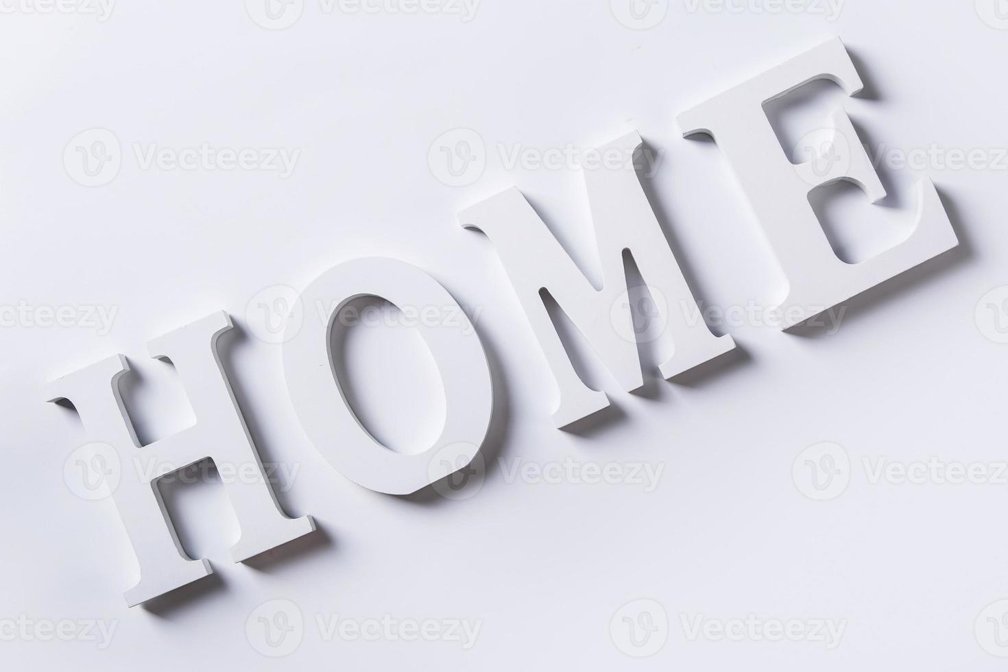 lettres blanches avec le mot home photo