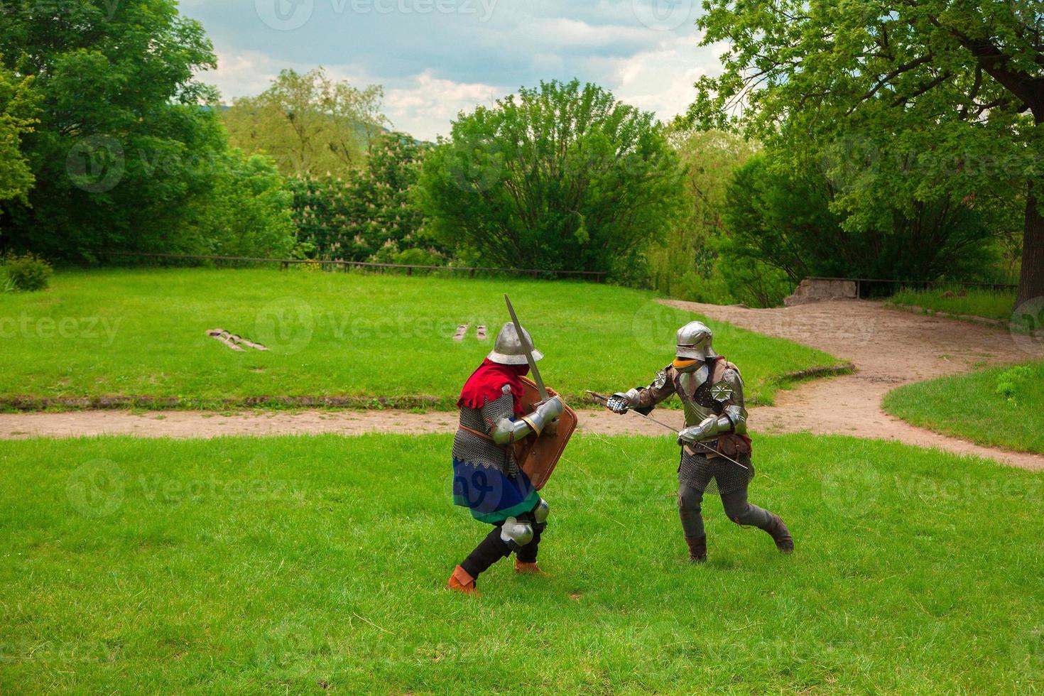 combat à l'épée de chevalier photo