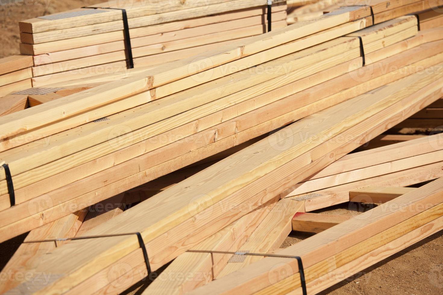 Résumé de la pile de bois de construction photo