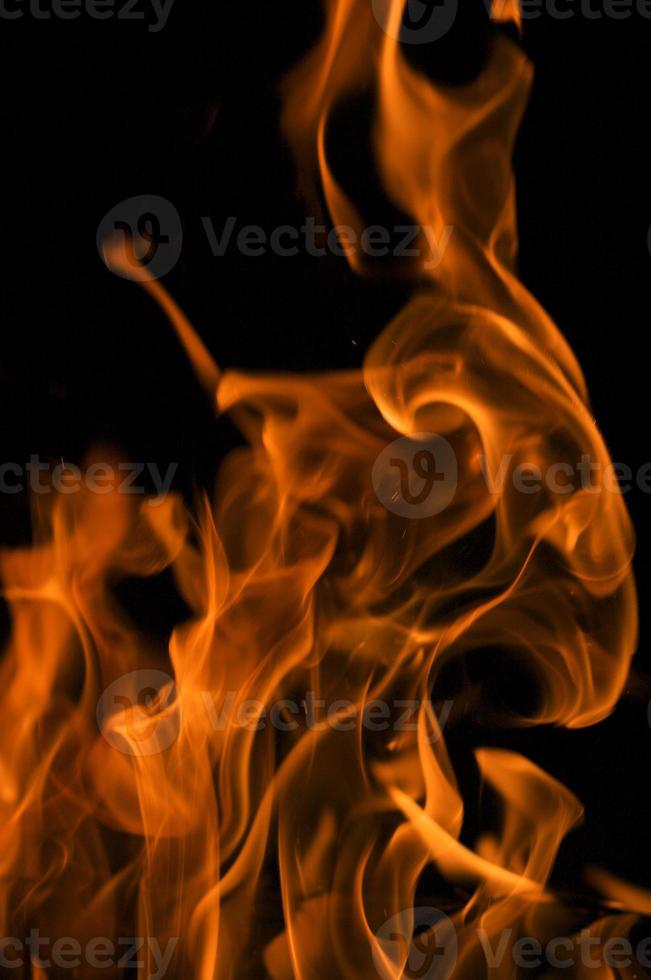 flammes de feu dramatiques photo
