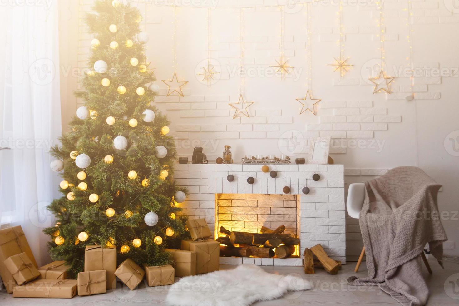 chambre intérieure décorée dans le style de noël photo