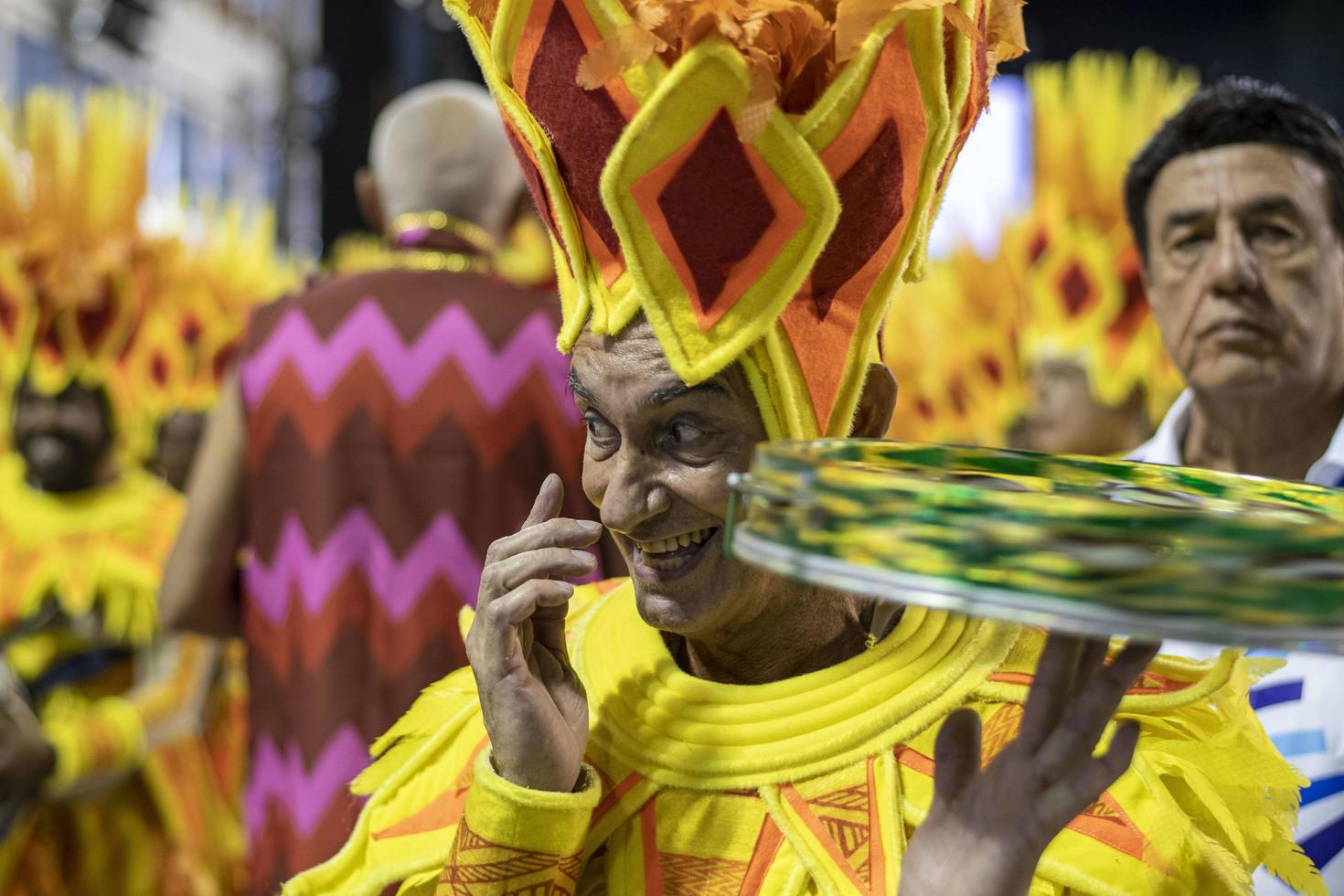 rio, brésil - 22 avril 2022, école de samba portela dans le carnaval de rio, tenue au sambadrome marques de sapucai photo
