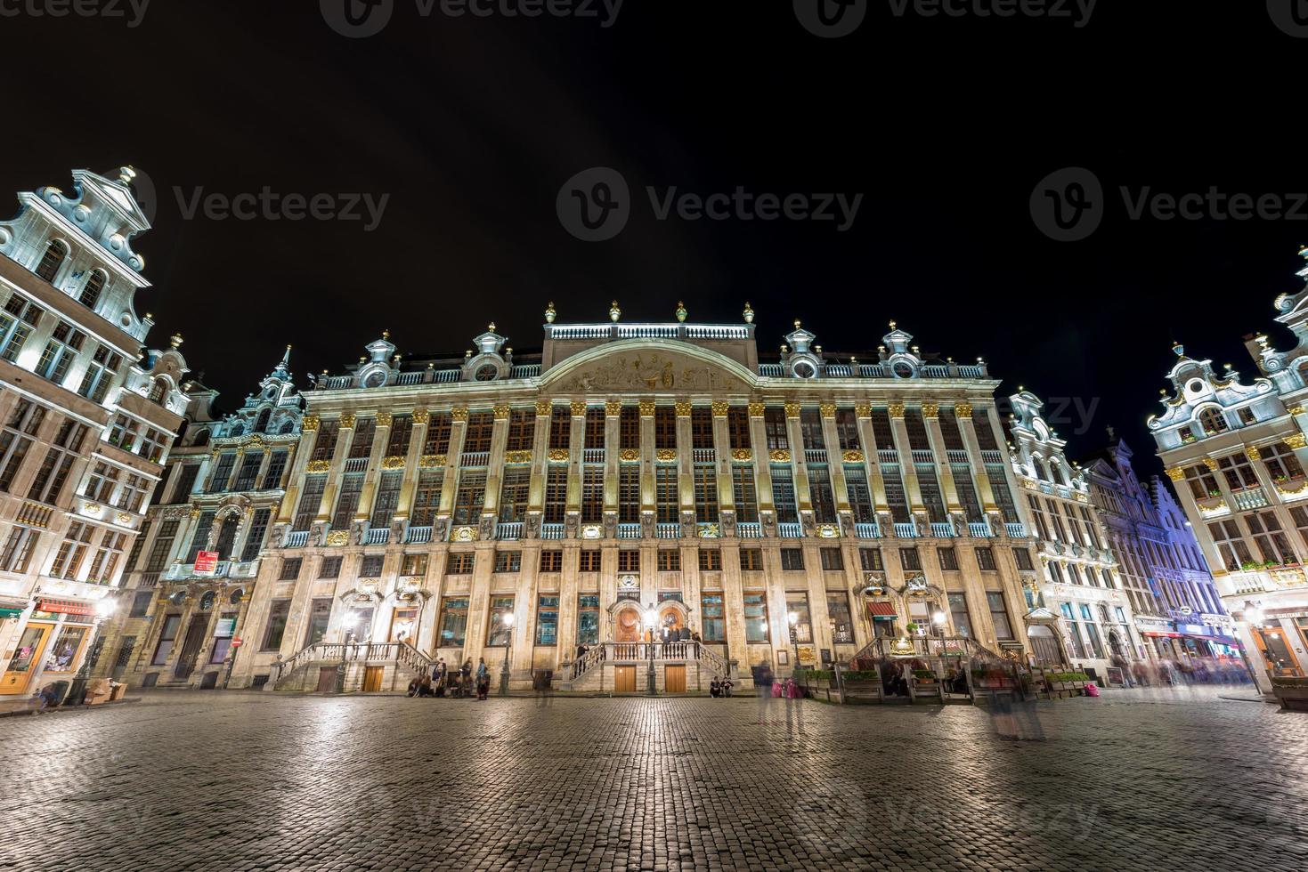 grand place à bruxelles, belgique la nuit. photo