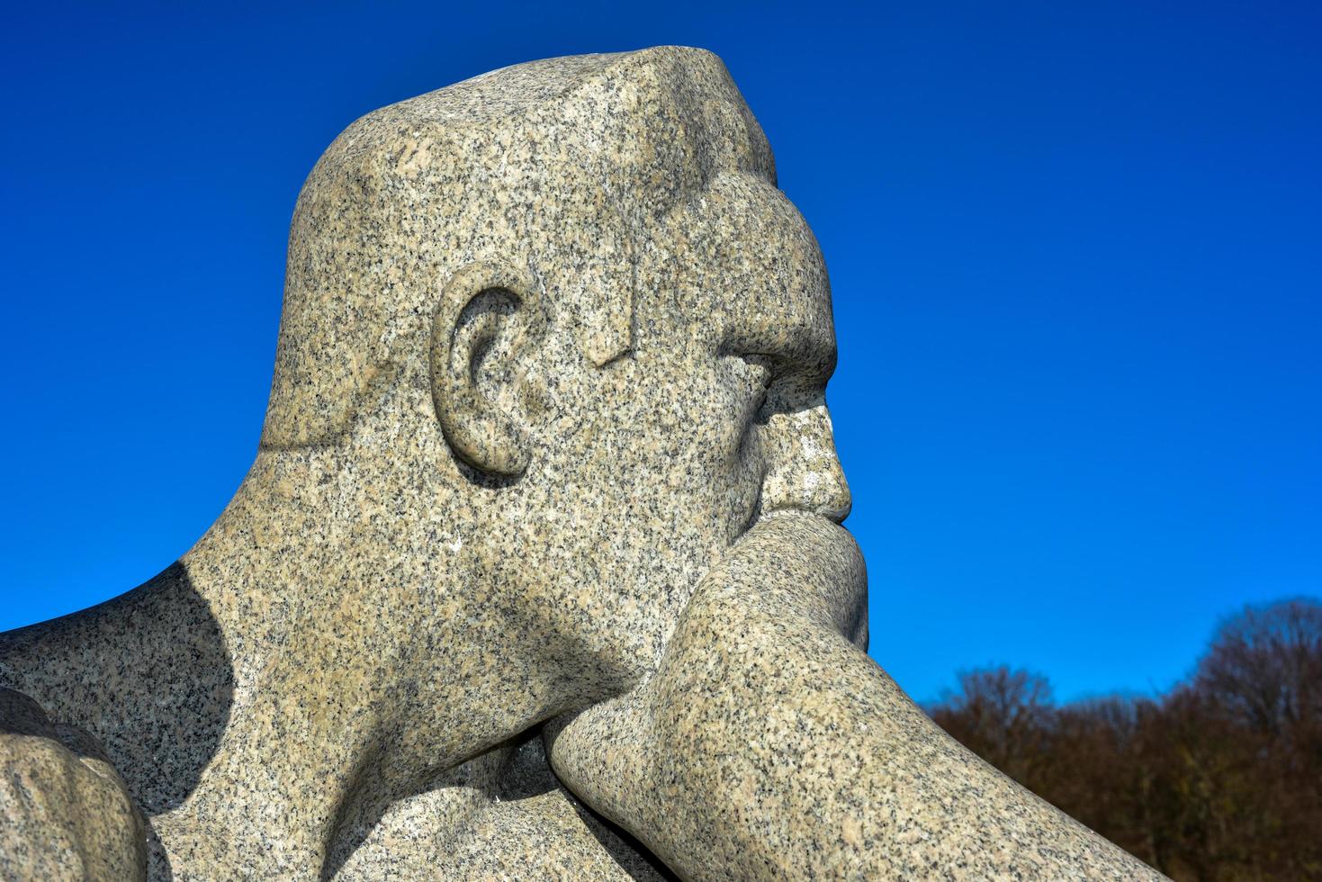 sculpture au parc vigeland à oslo, norvège, 2022 photo