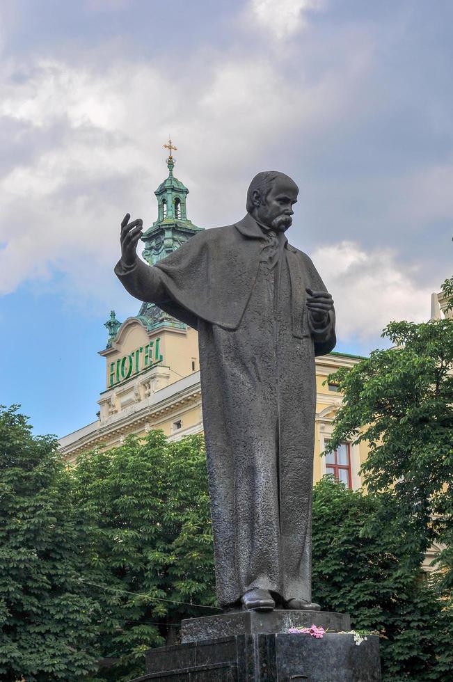 monument de taras shevchenko, lviv, ukraine, 2021 photo