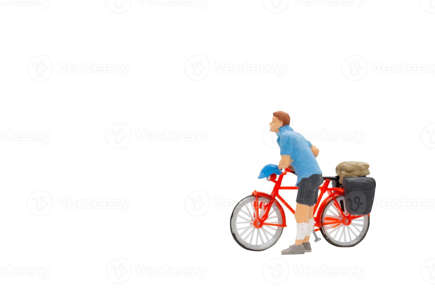 Cycliste avec un sac de selle isolé sur fond blanc avec un tracé de détourage photo