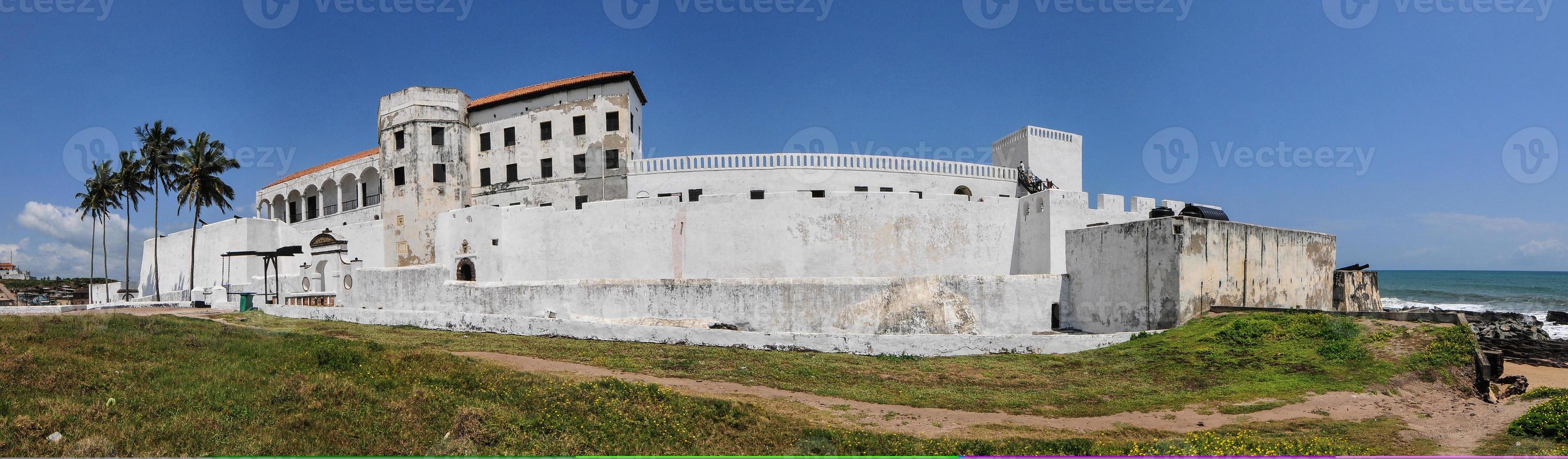 ghana, site du patrimoine mondial du château d'elmina, histoire de l'esclavage photo