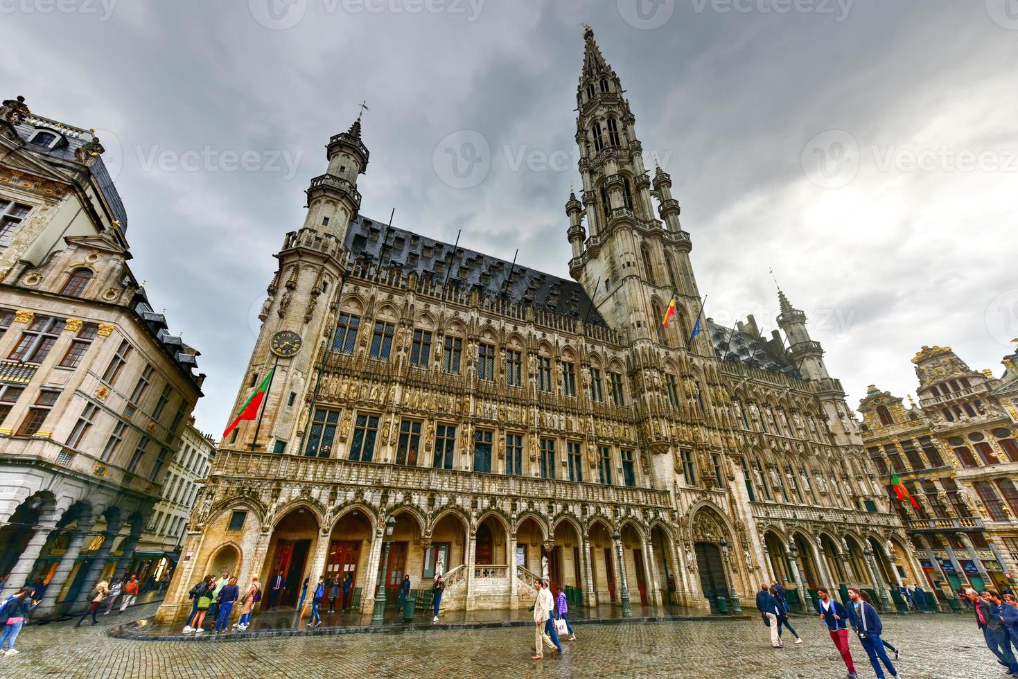 la grand place un jour nuageux à bruxelles, belgique photo