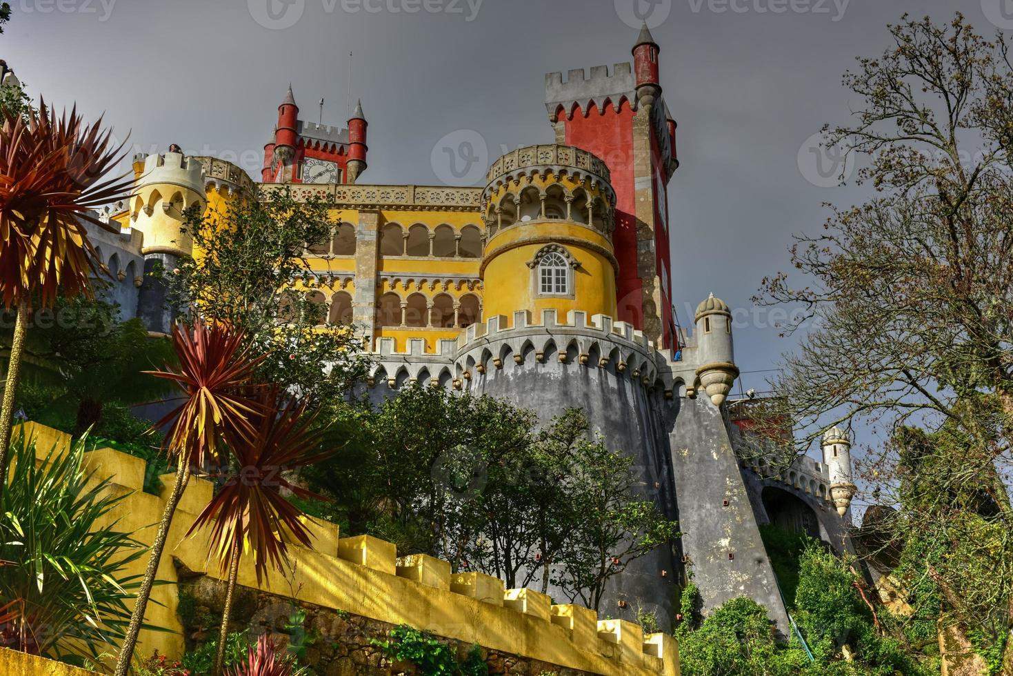 palacio da pena à sintra, lisboa, portugal, europe. c'est un château romantique à sao pedro de penaferrim, dans la municipalité de sintra, au portugal. photo