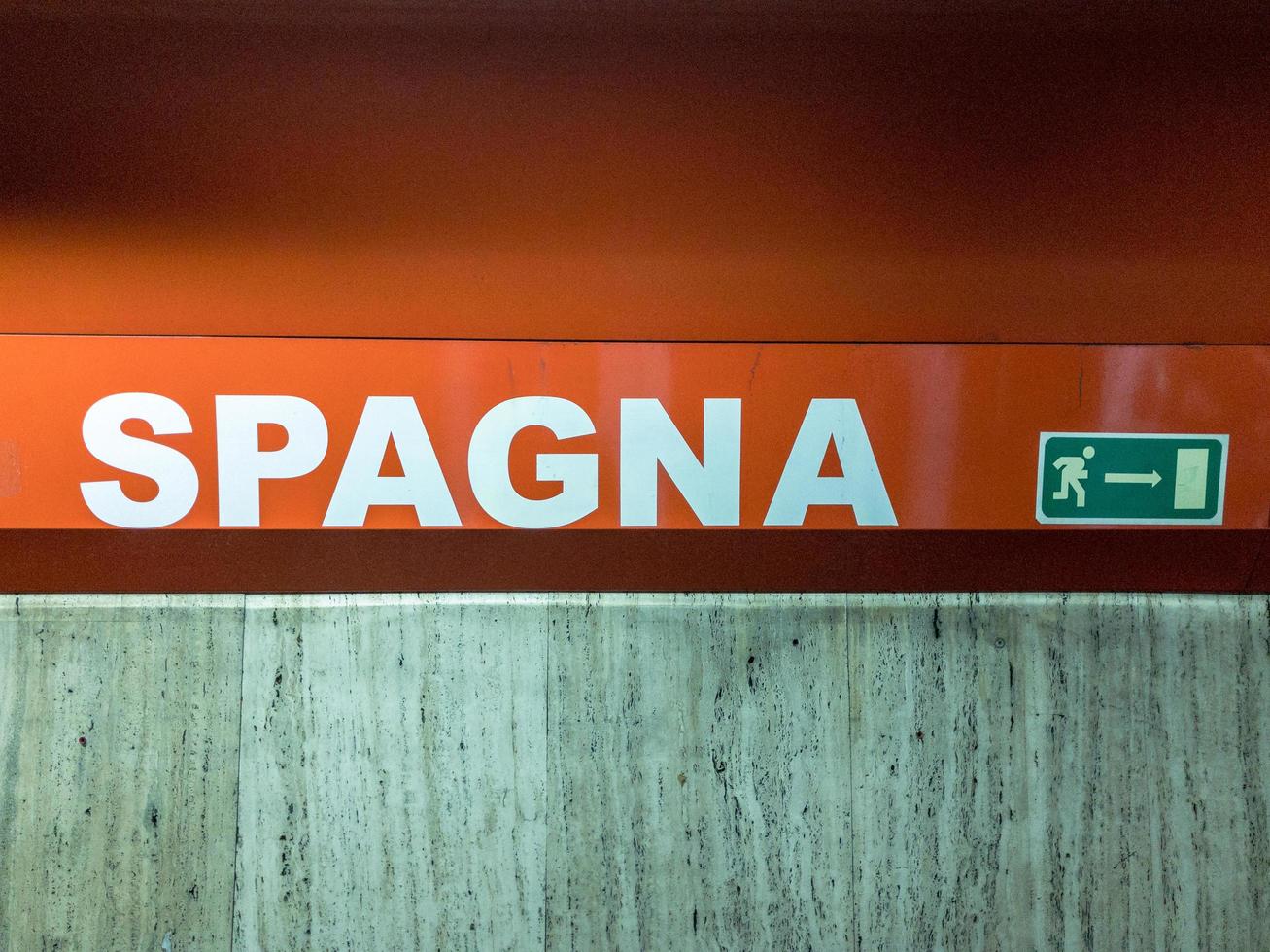 gare spagna - rome, italie, 2022 photo