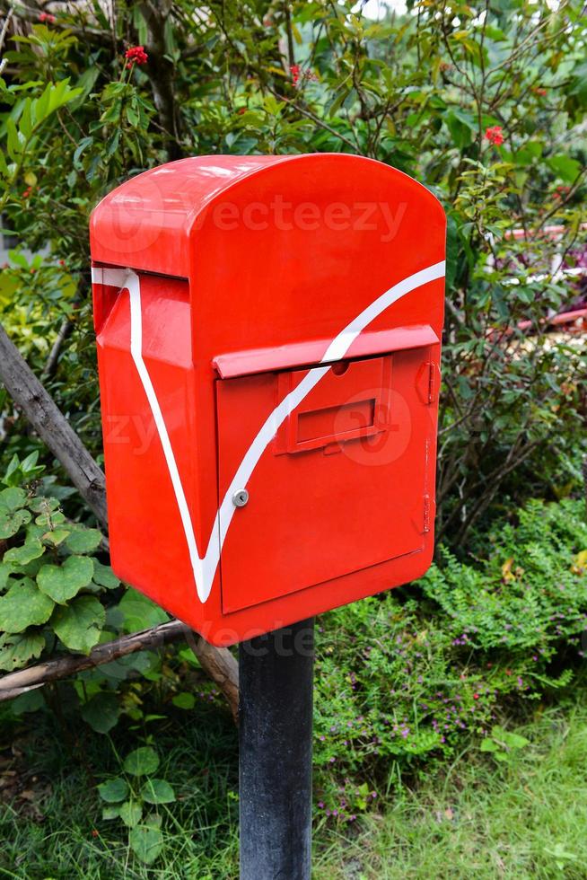 boîte aux lettres rouge photo