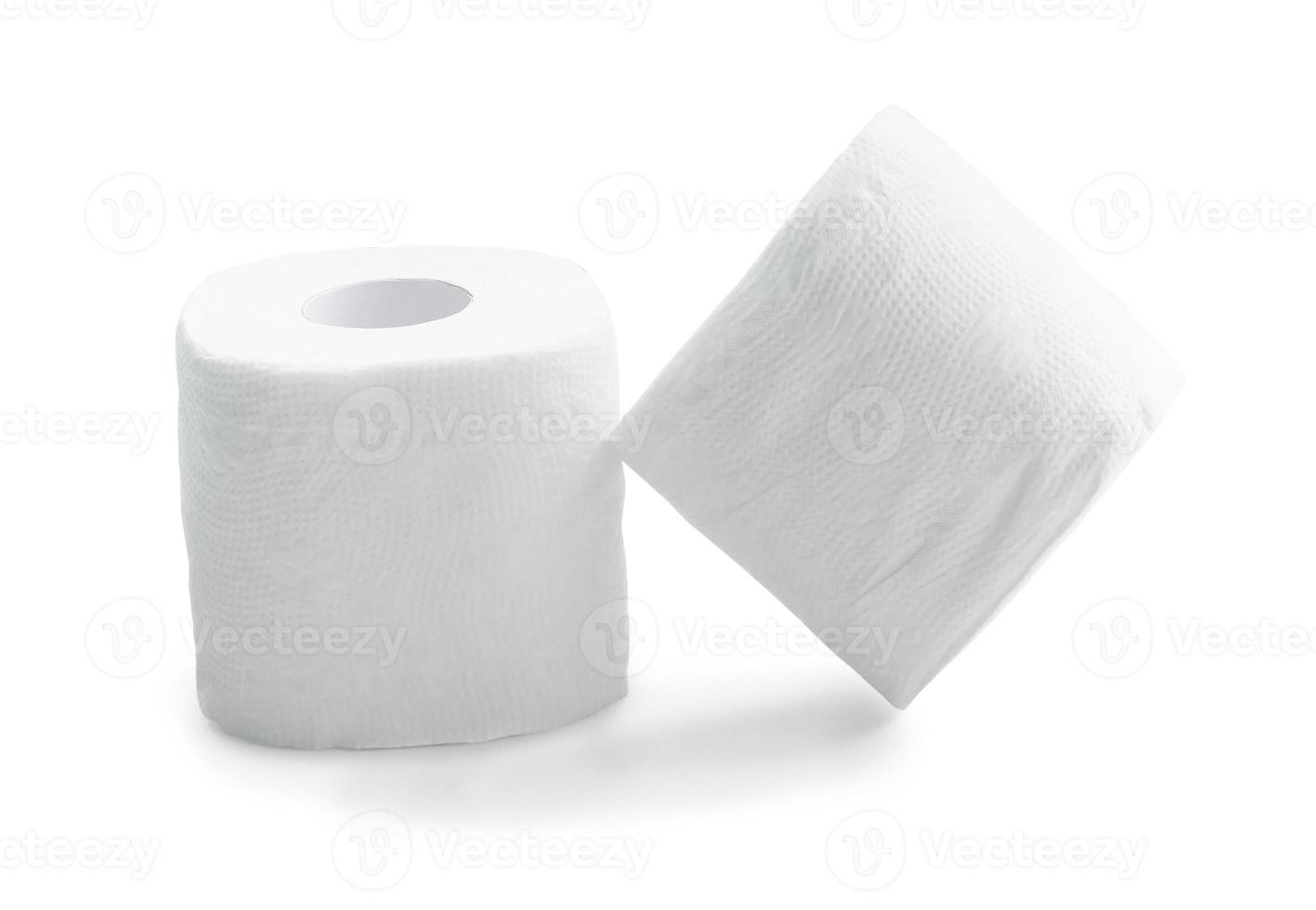 deux rouleaux de papier de soie blanc ou de serviette isolé sur fond blanc avec un tracé de détourage photo