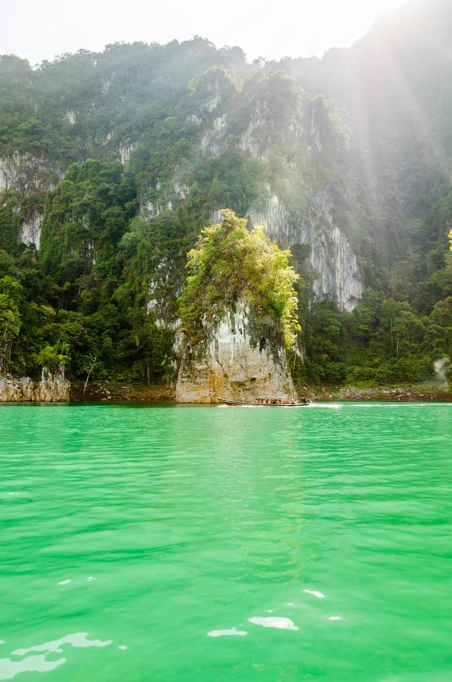 île de voyage et lac vert guilin de thaïlande photo