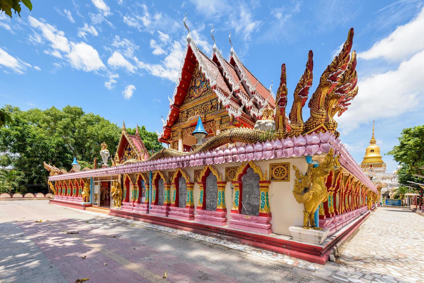 Temple Wat Phra Nang Sang photo