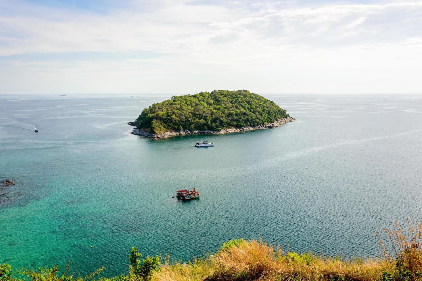 île de vue grand angle et mer d'Andaman photo