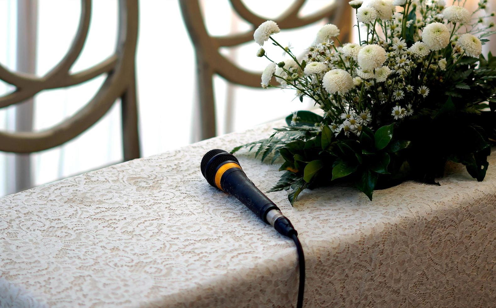 décorer la table pour le cortège de mariage photo