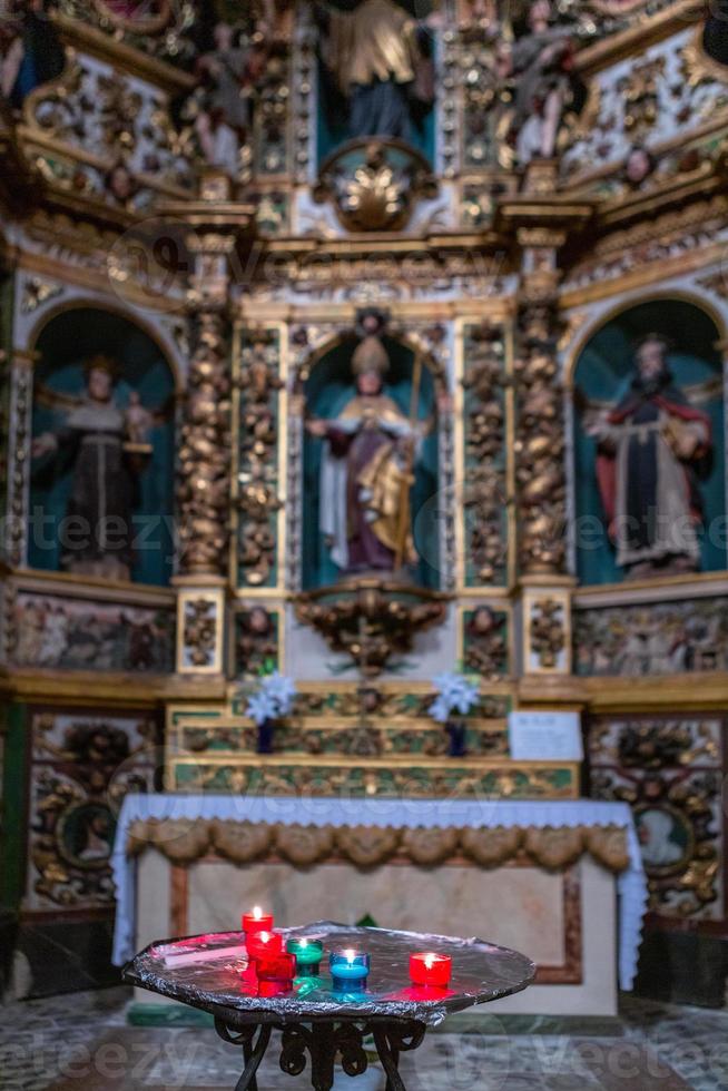 intérieur de l'église catholique photo