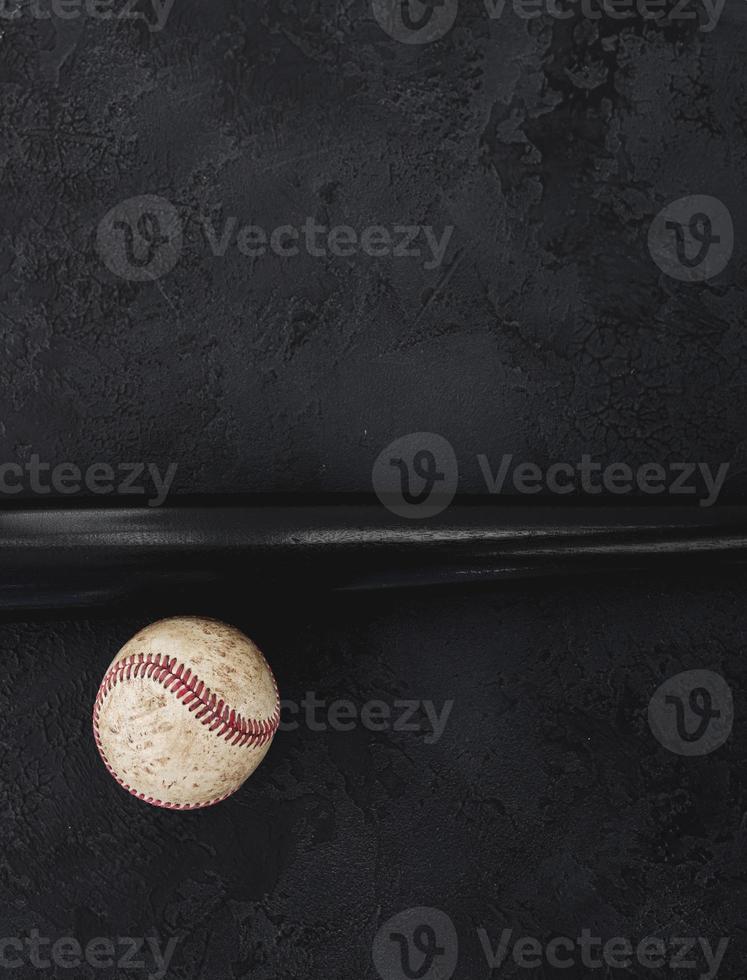 baseball et batte en bois photo