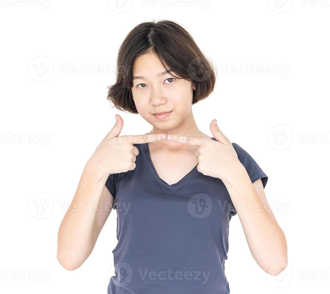 jeune femme cheveux courts avec t-shirt gris blanc photo