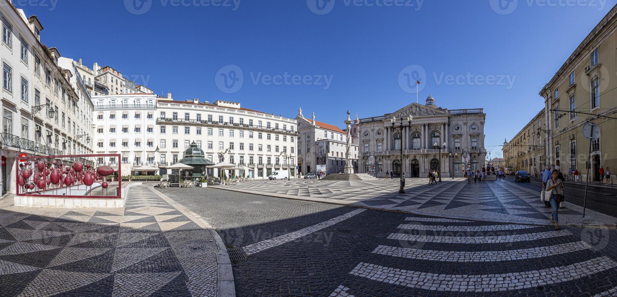 photo panoramique de praca do minicipio à lisboa en été