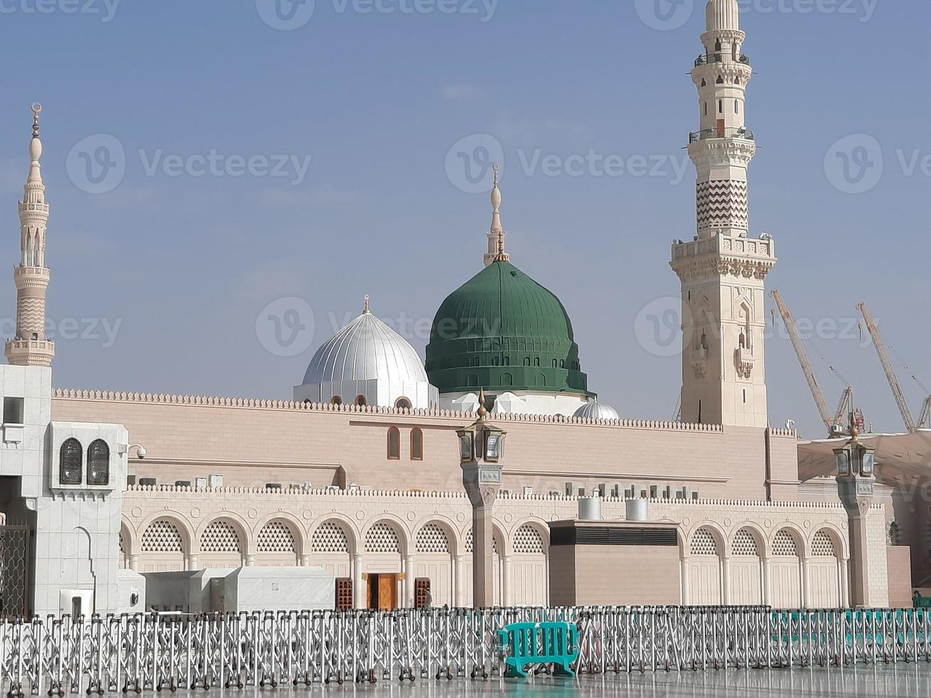 belle vue de jour sur masjid al nabawi, médina, arabie saoudite. photo