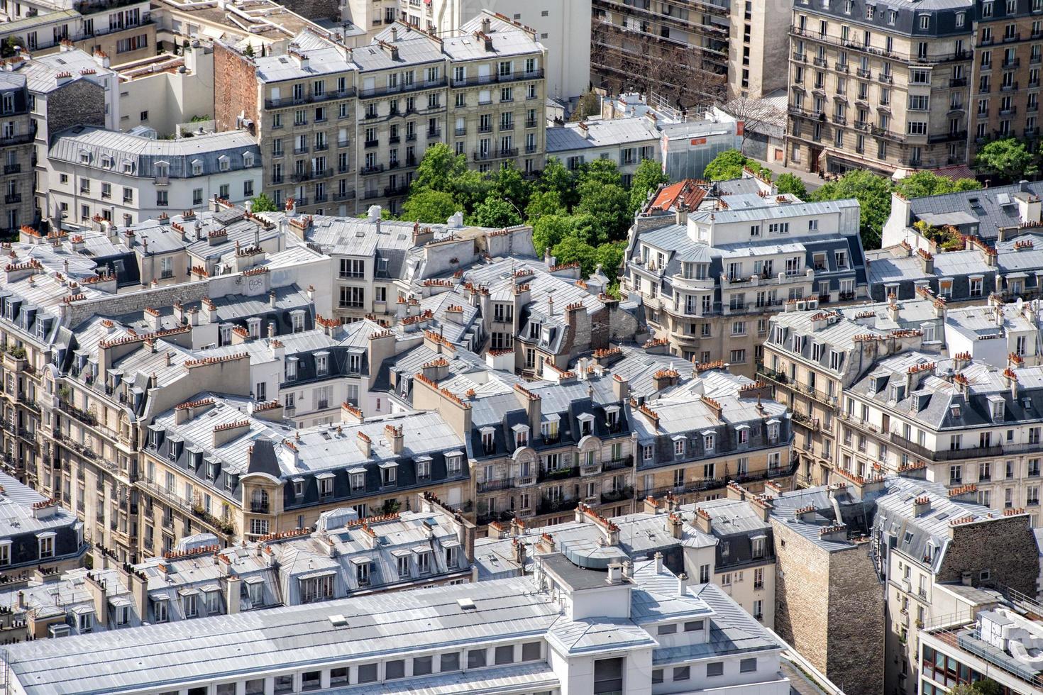 toits de paris et immeuble cityview photo