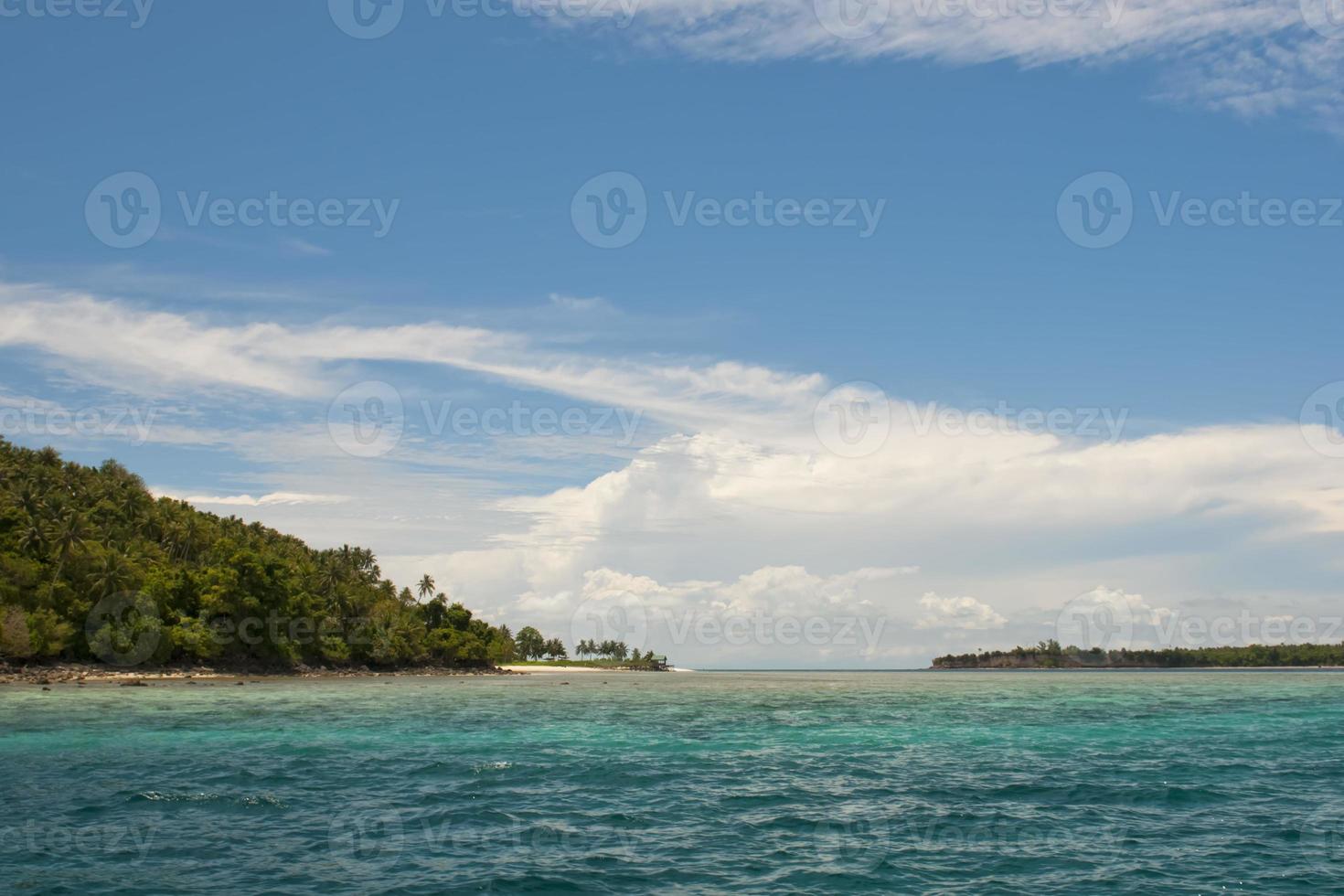 paradis tropical polynésien turquoise plage océan mer eau cristalline claire photo